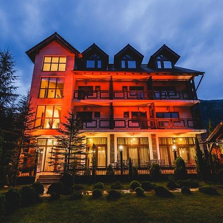 Hotel River Retreat Lotrioara Esterno foto