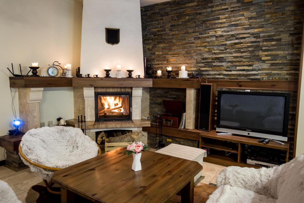 Hotel River Retreat Lotrioara Esterno foto