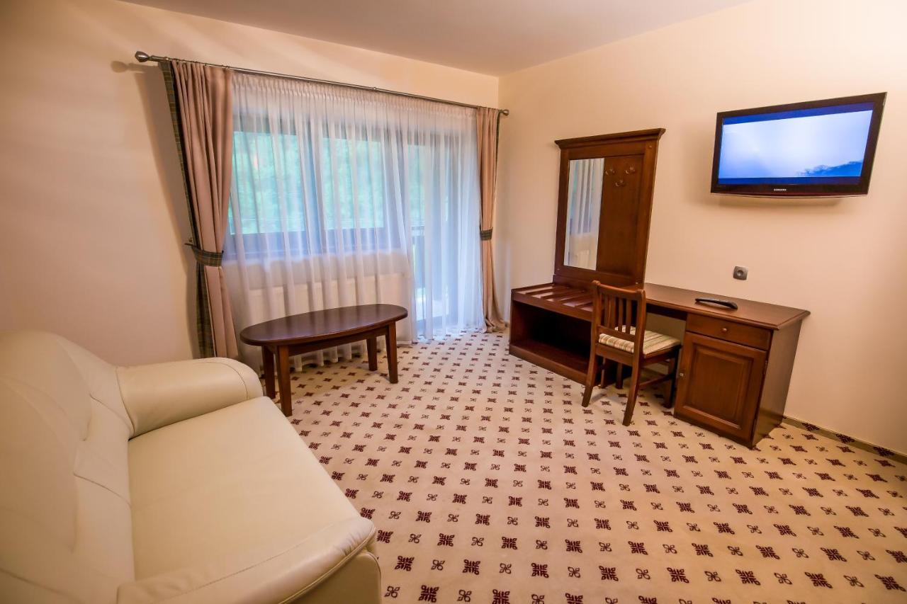 Hotel River Retreat Lotrioara Esterno foto