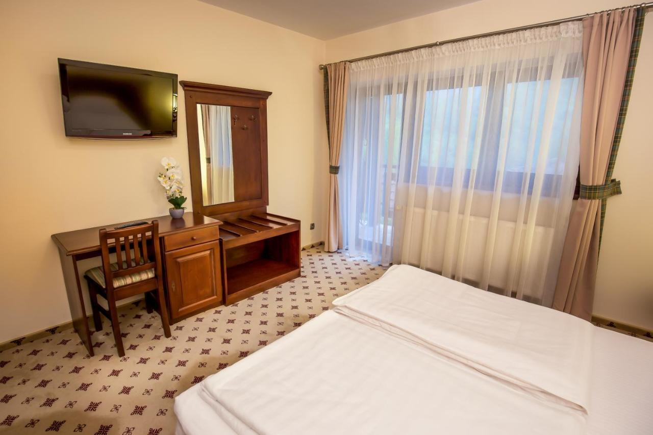 Hotel River Retreat Lotrioara Esterno foto