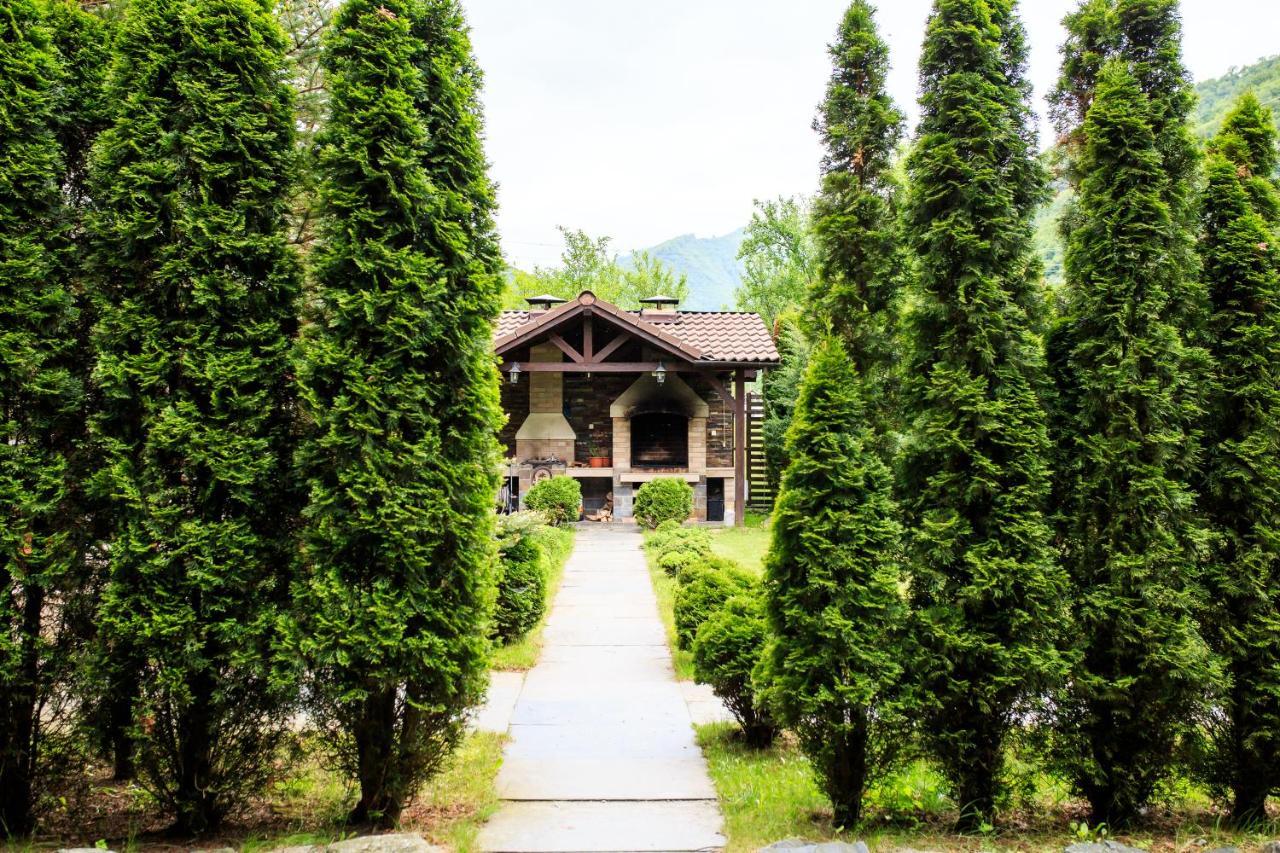 Hotel River Retreat Lotrioara Esterno foto