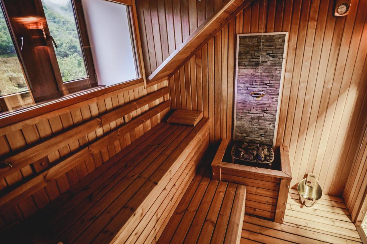 Hotel River Retreat Lotrioara Esterno foto